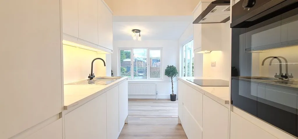 Weir Gardens, Rayleigh, Essex, SS6 7SY, photo 4