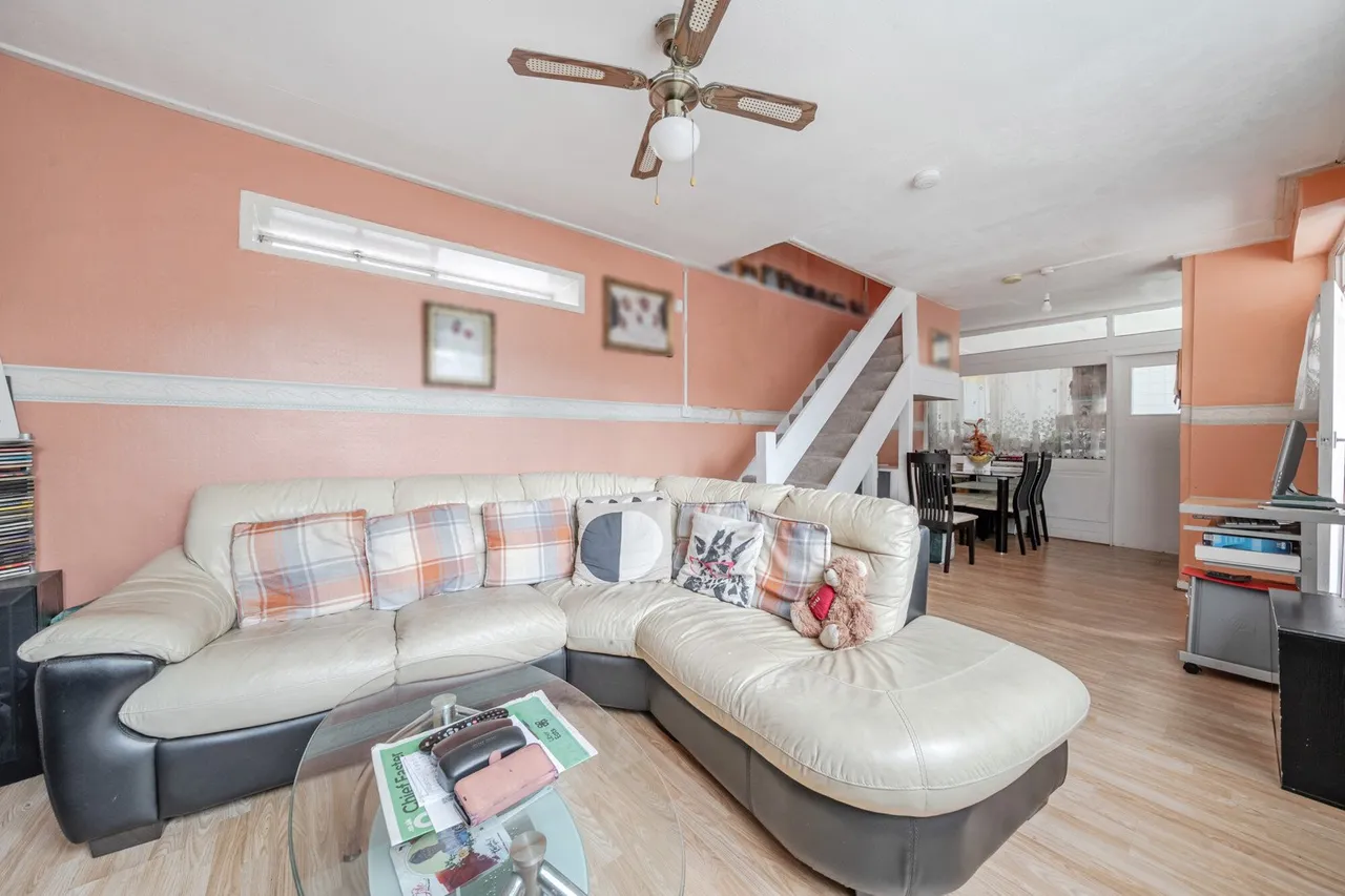 3 bed flat for sale — Meeting House Lane, London, SE15