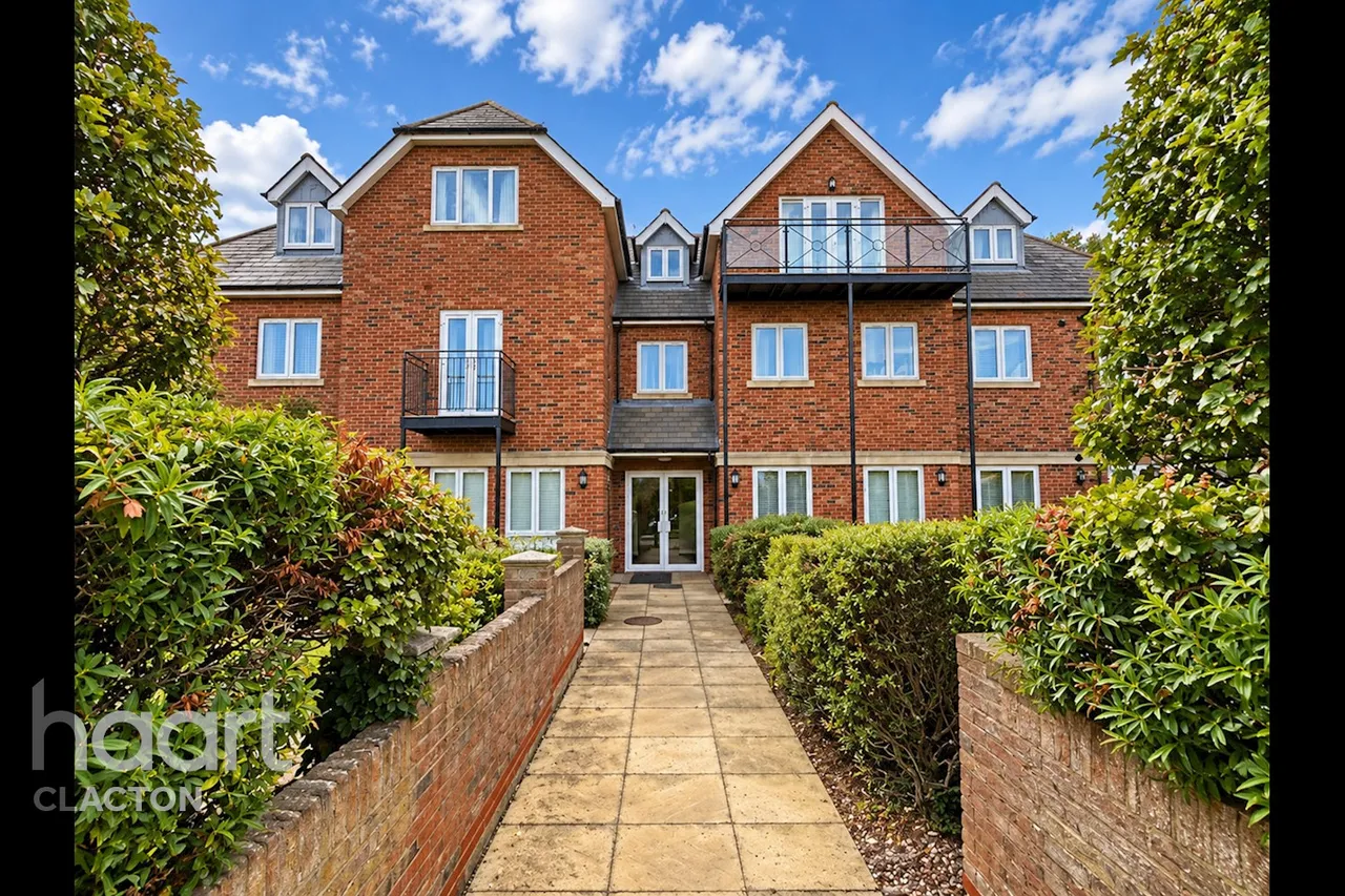 2 bed flat for sale, Naze Park Road, Walton On The Naze, CO14