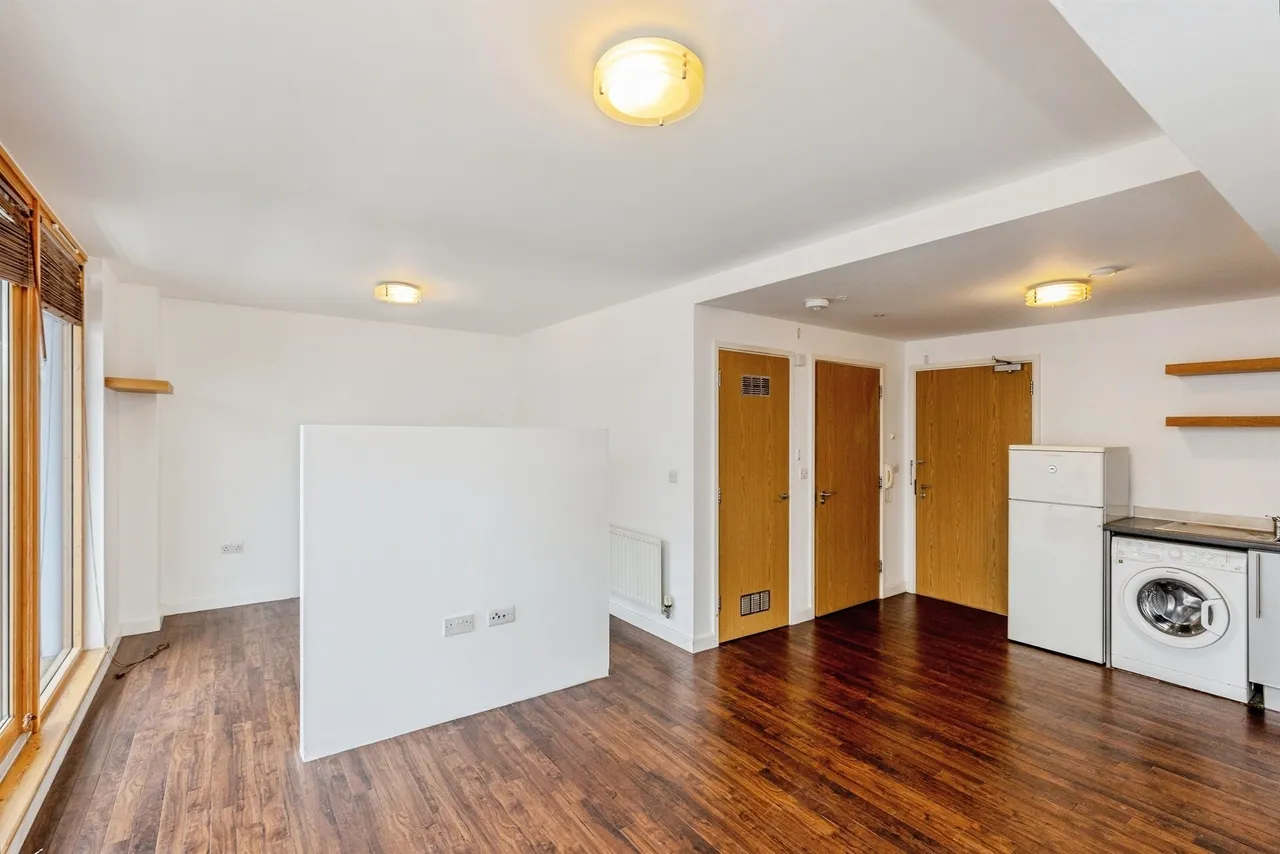 Cathedral Walk, Bristol, BS1, photo 5