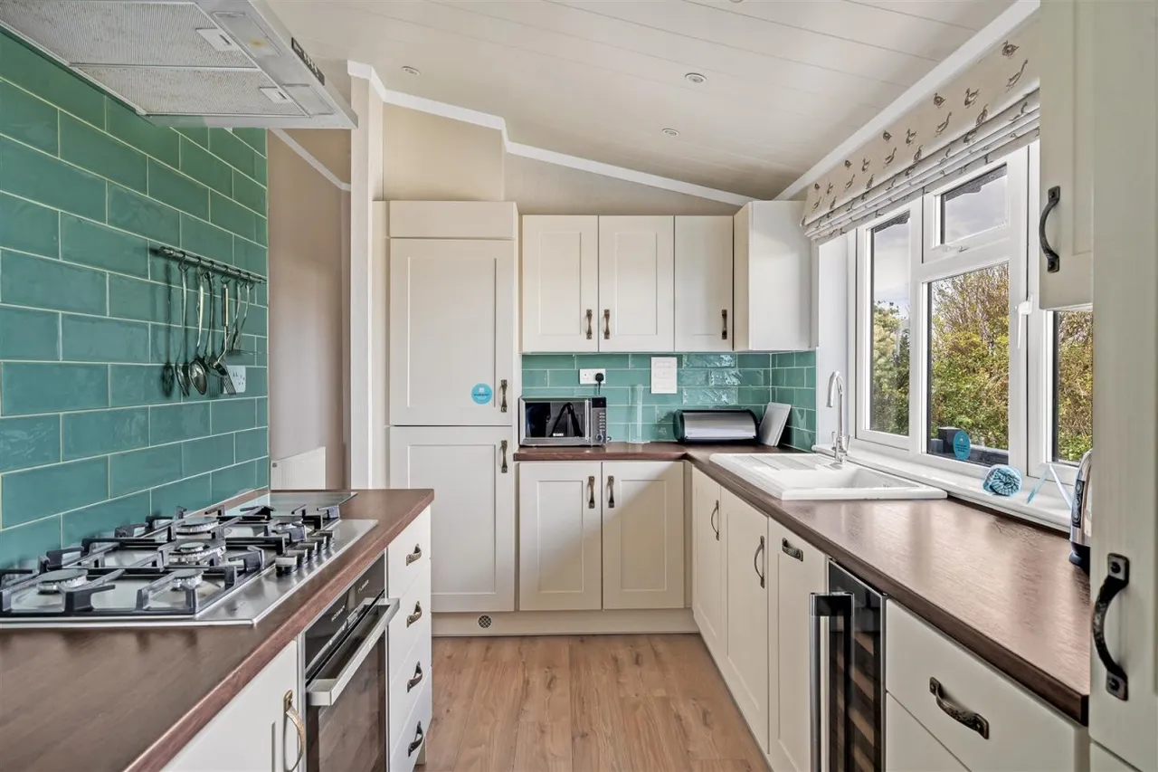 The Spinney, Swanage, BH19, photo 22