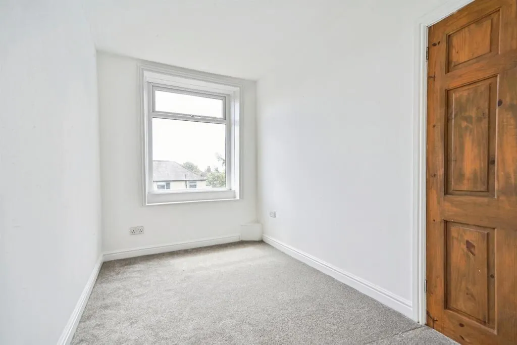 Hawthorn Crescent, LS19, photo 7