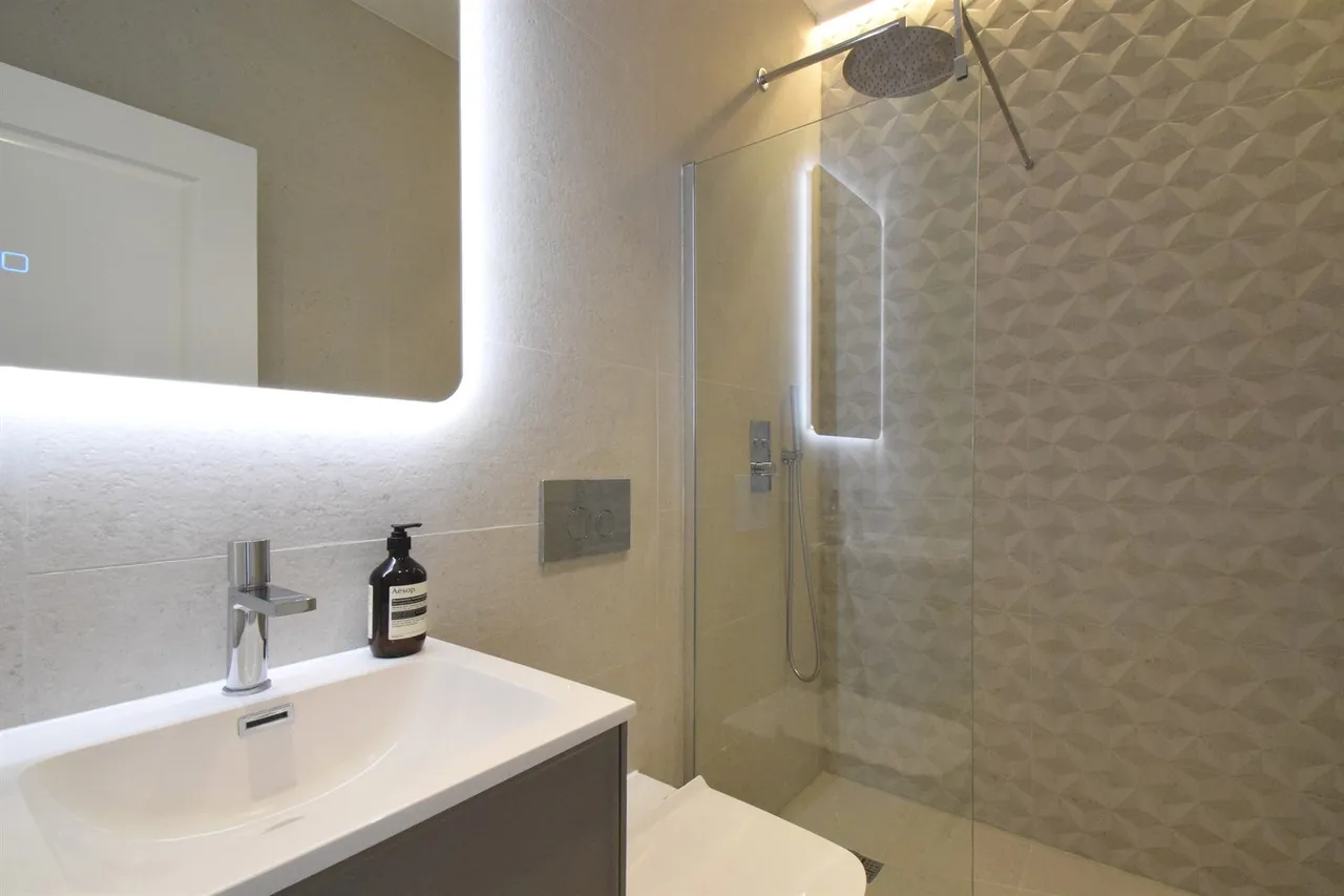 Westbourne Park Road, London, W11, photo 5