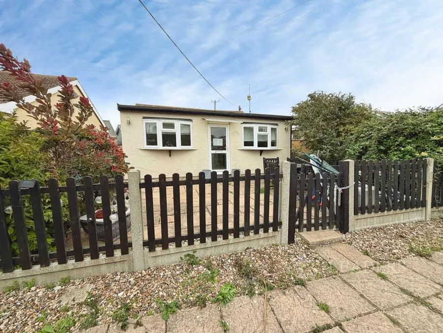 Colne Way, Point Clear Bay, CO16, photo 13