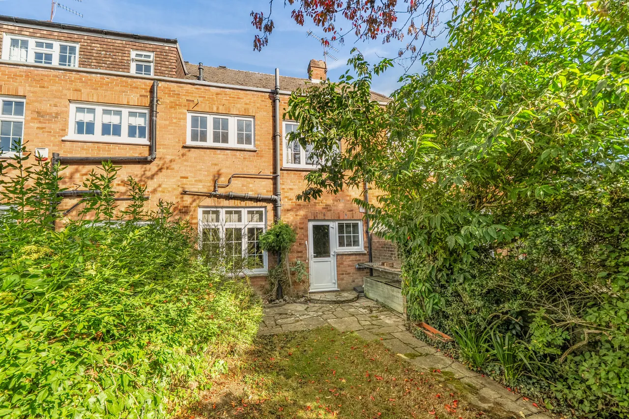 Flag Walk, Pinner, HA5, photo 18