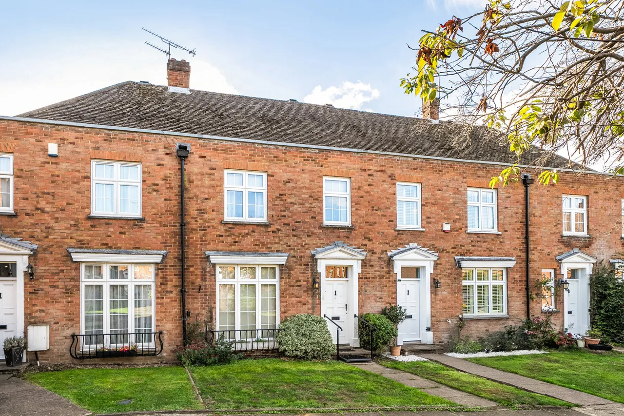 Flag Walk, Pinner, HA5, photo 20
