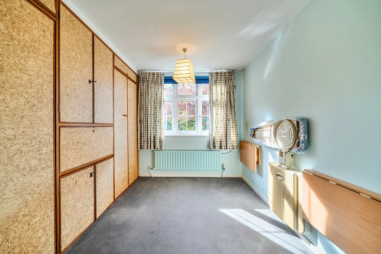 Flag Walk, Pinner, HA5, photo 17