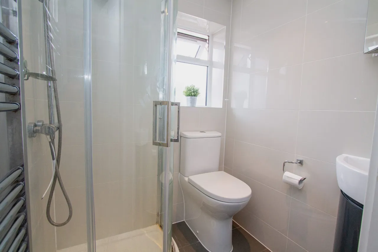 Clarence Road, Fleet, GU51 3XP, photo 14