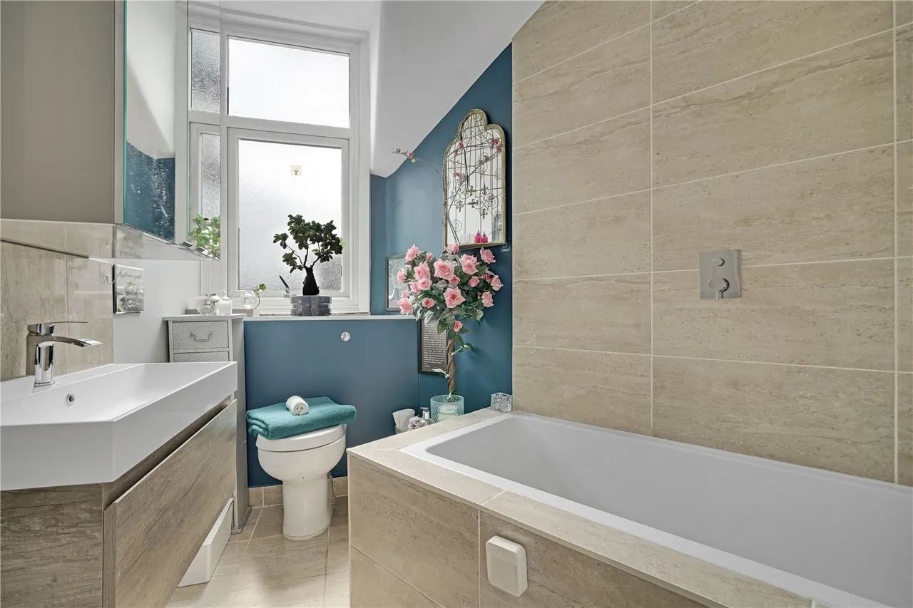 Upper Richmond Road West, London, SW14, photo 5
