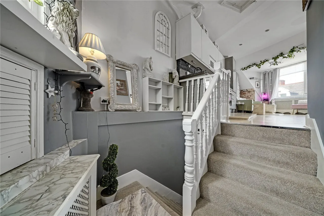 Upper Richmond Road West, London, SW14, photo 7