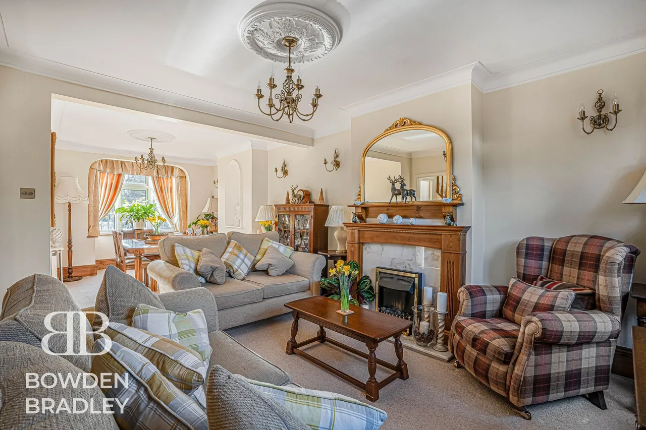 Pettits Lane North, Romford, RM1, photo 4