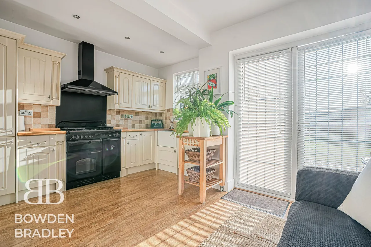 Pettits Lane North, Romford, RM1, photo 10