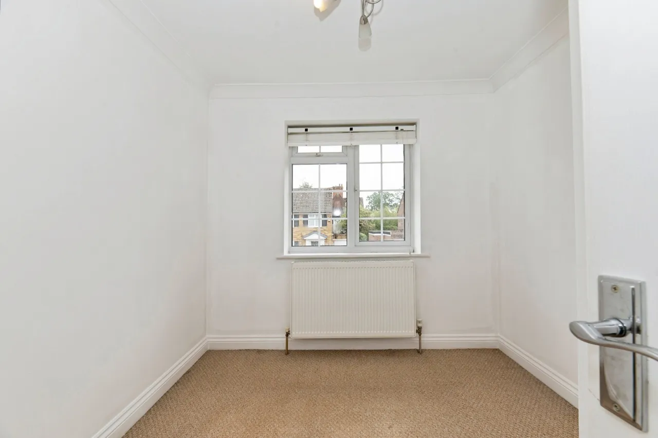 Wilton Place, New Haw, KT15, photo 11
