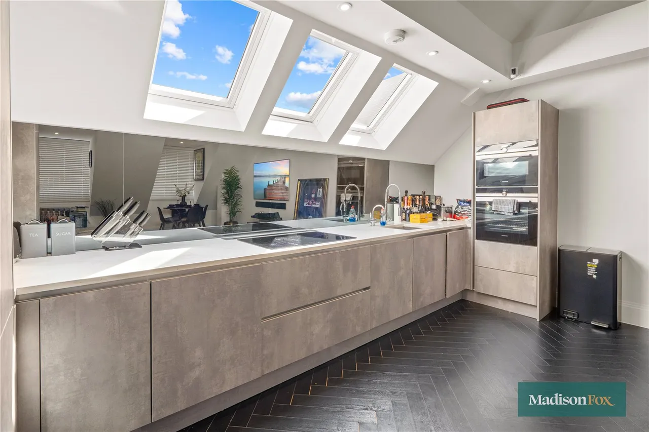 Manor Road, Chigwell, IG7, photo 4