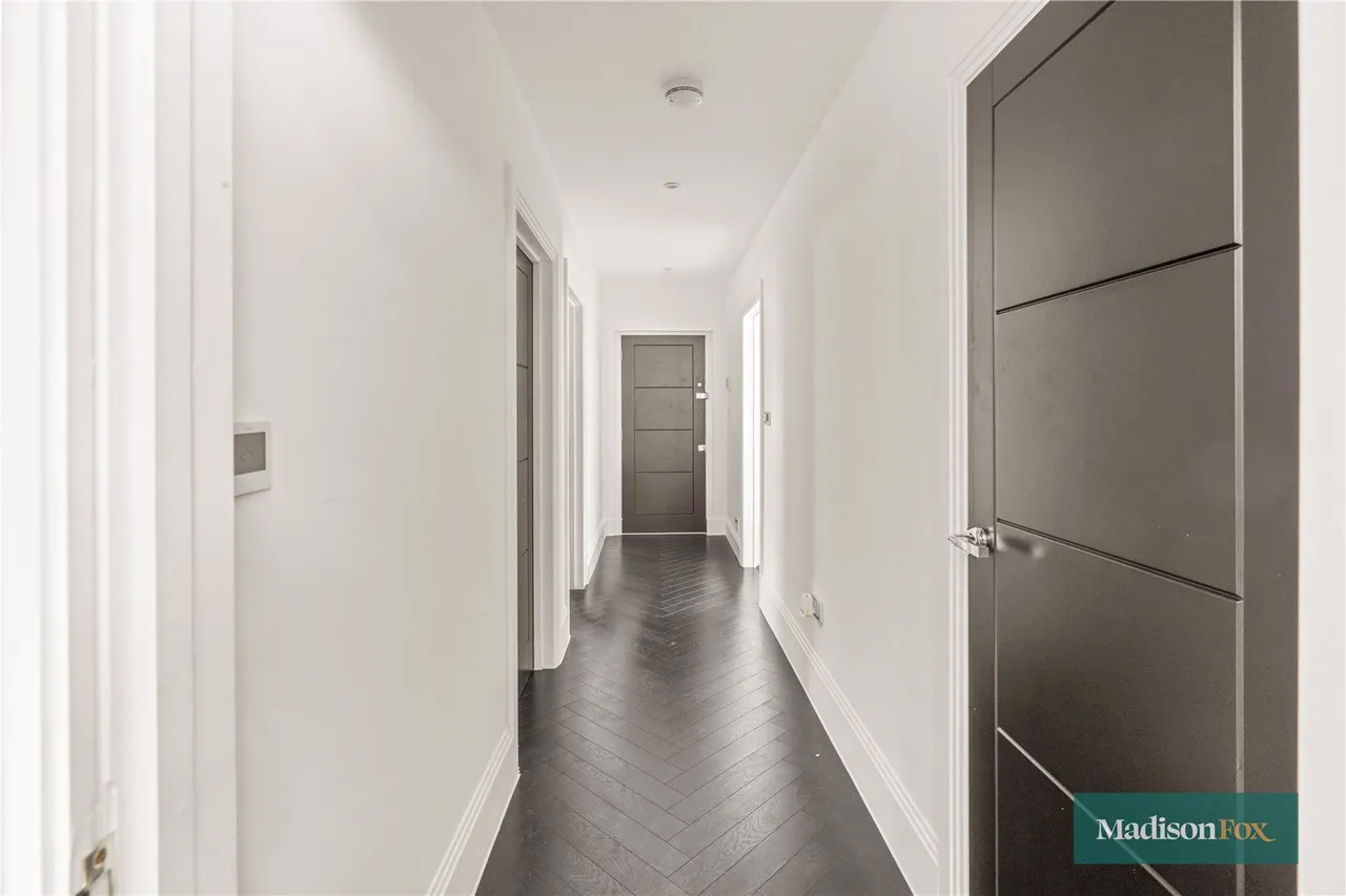 Manor Road, Chigwell, IG7, photo 7