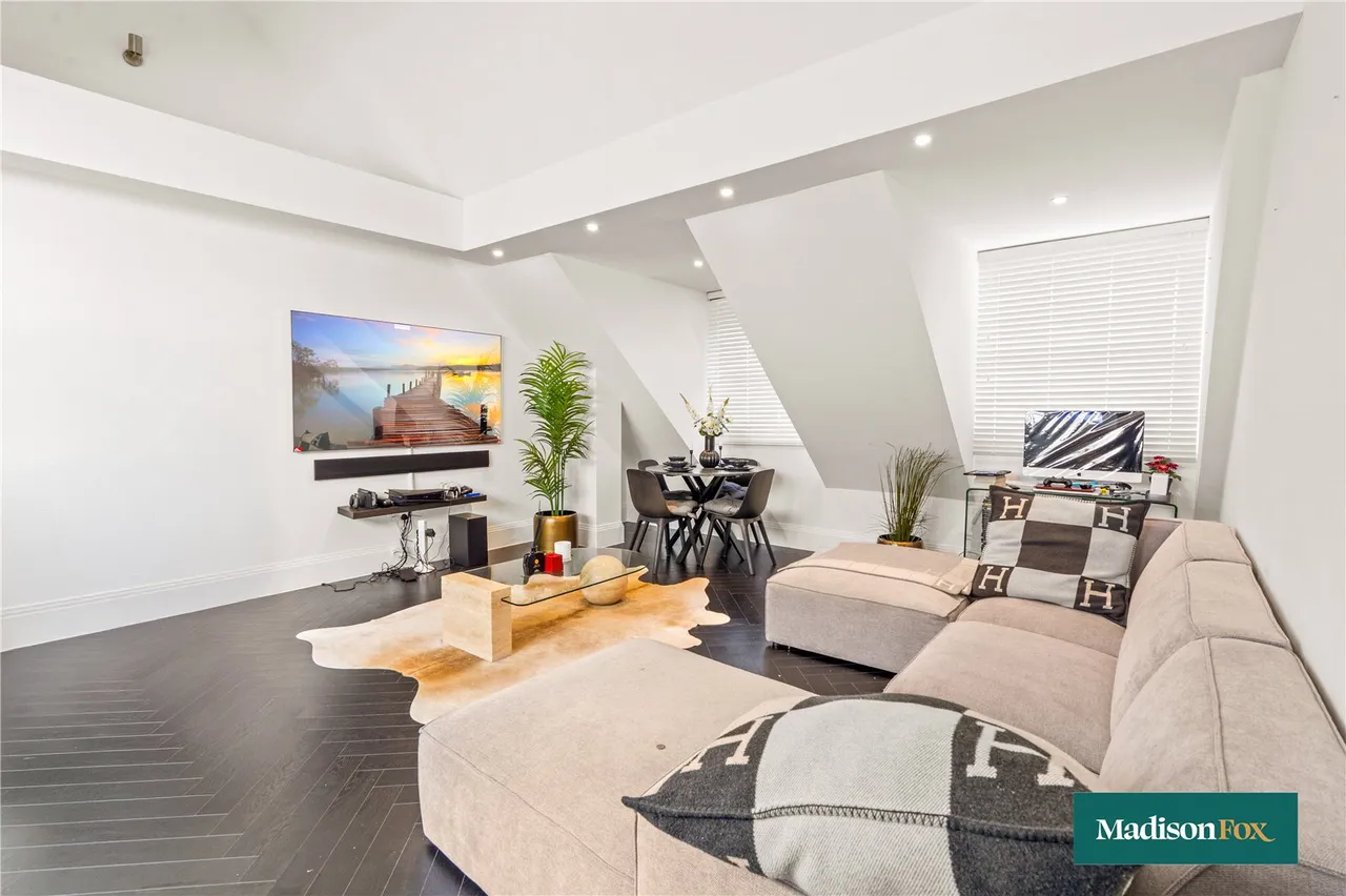 Manor Road, Chigwell, IG7, photo 6
