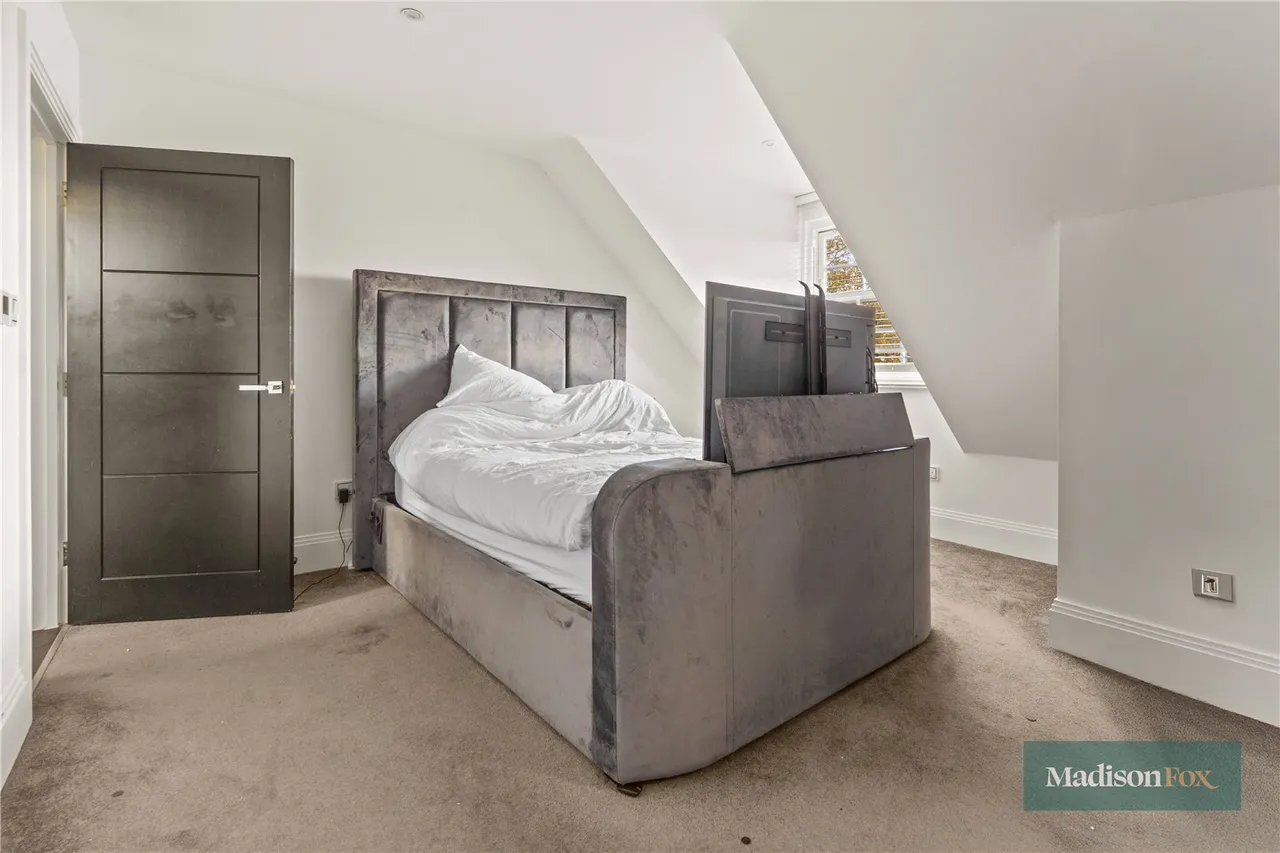 Manor Road, Chigwell, IG7, photo 8