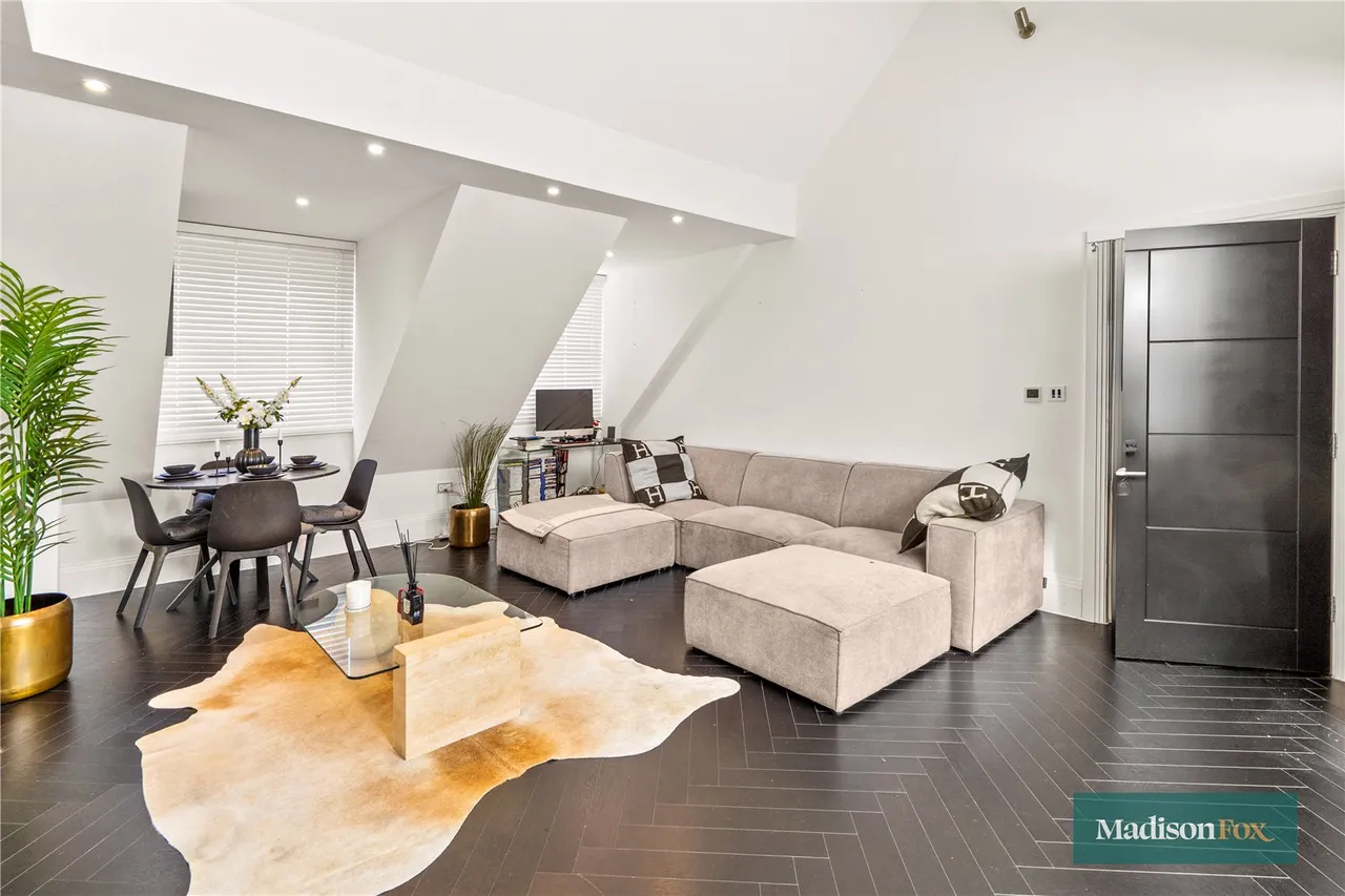 Manor Road, Chigwell, IG7, photo 5