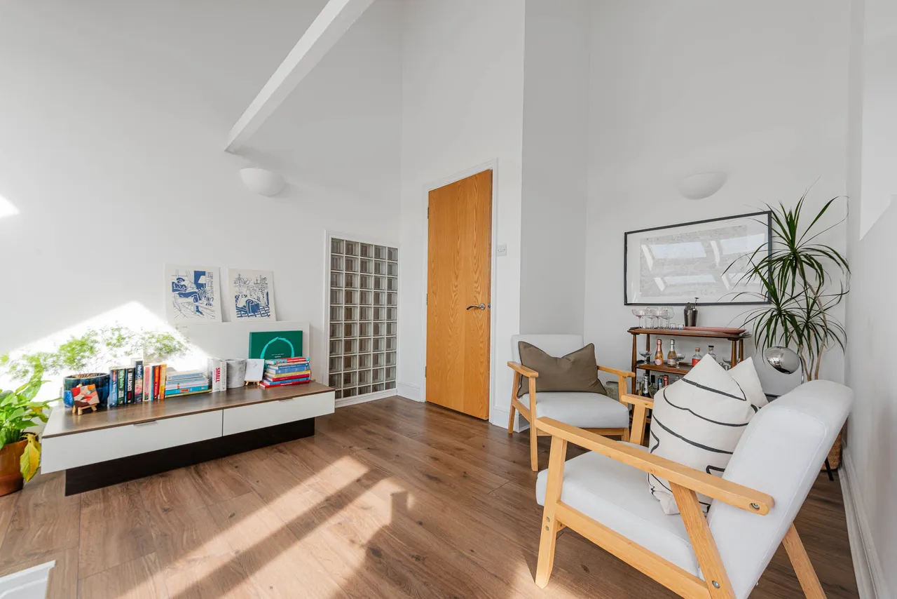 52 Chartwell Court, 151 Brook Road, London, photo 11