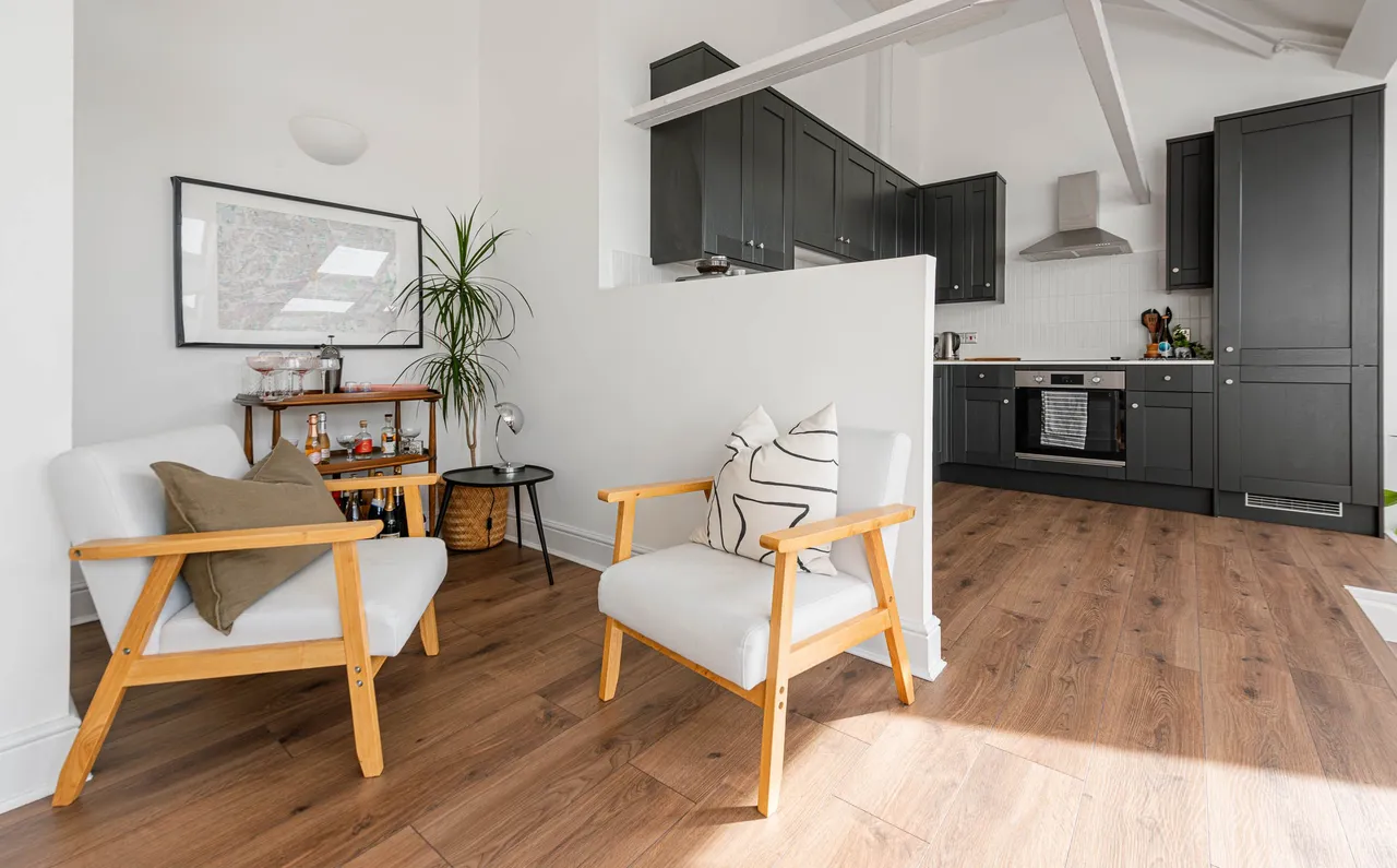 52 Chartwell Court, 151 Brook Road, London, photo 6