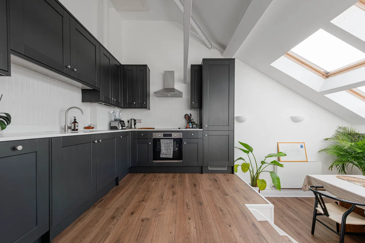 52 Chartwell Court, 151 Brook Road, London, photo 4