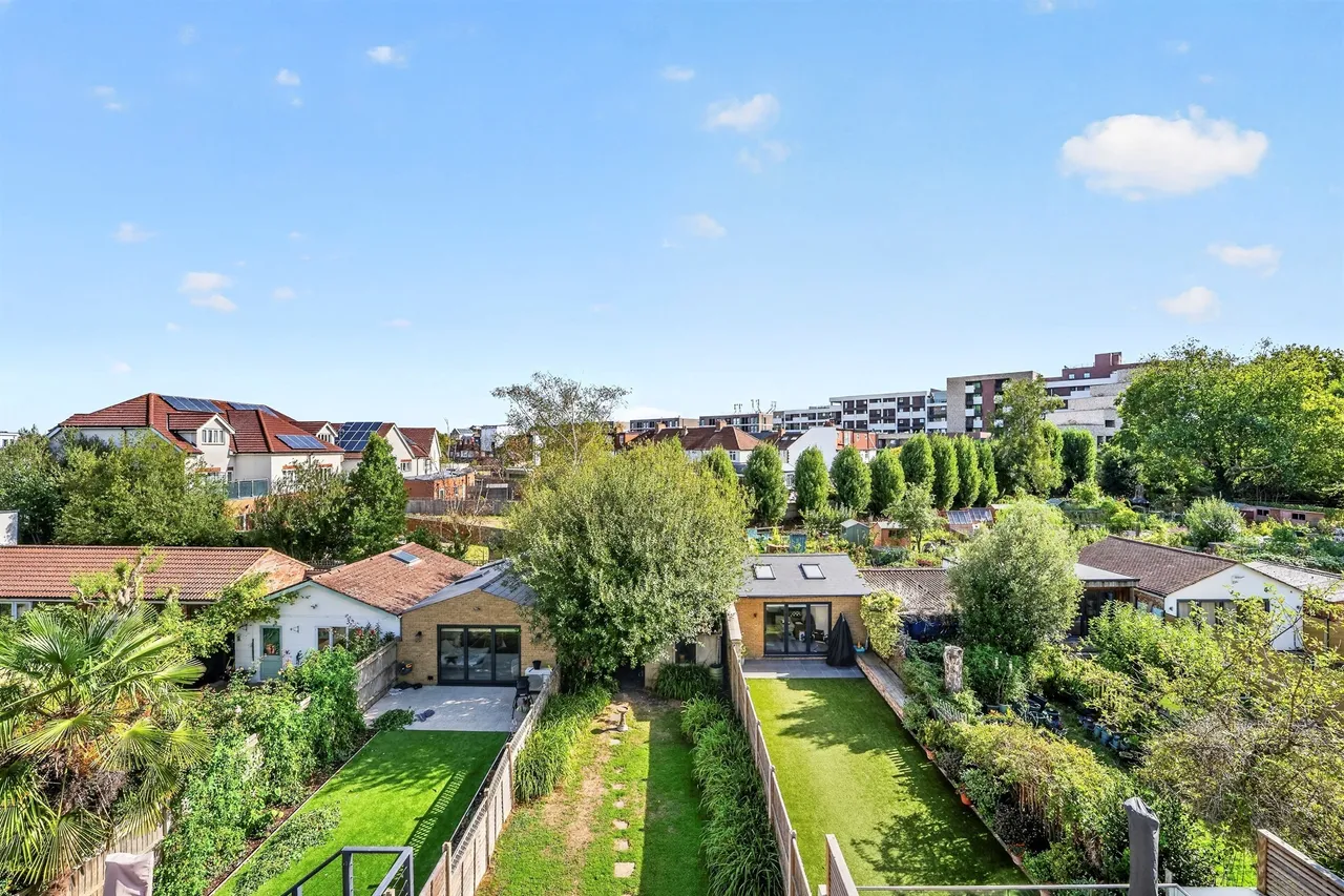 Brooklands Avenue, London, photo 12