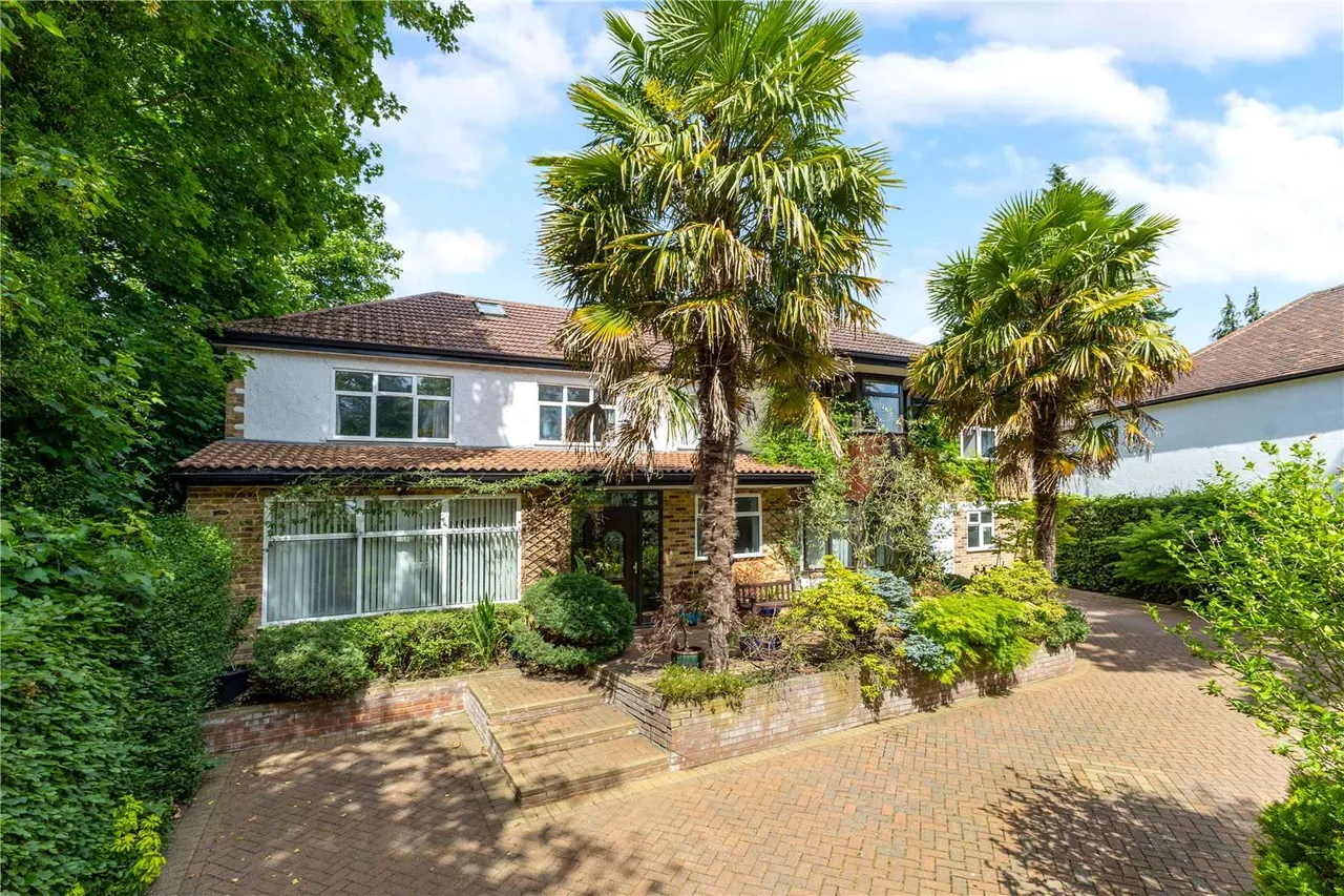 6 bed house for sale, The Drive, Rickmansworth, WD3