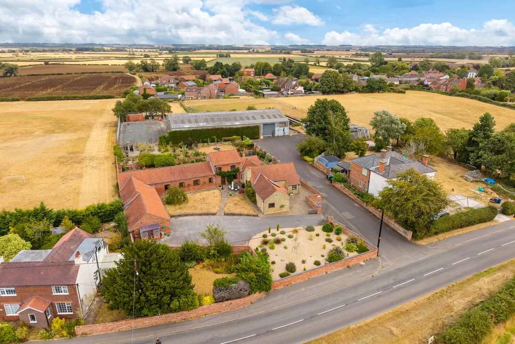 6 bed house for sale, Upton Road, Kexby, DN21