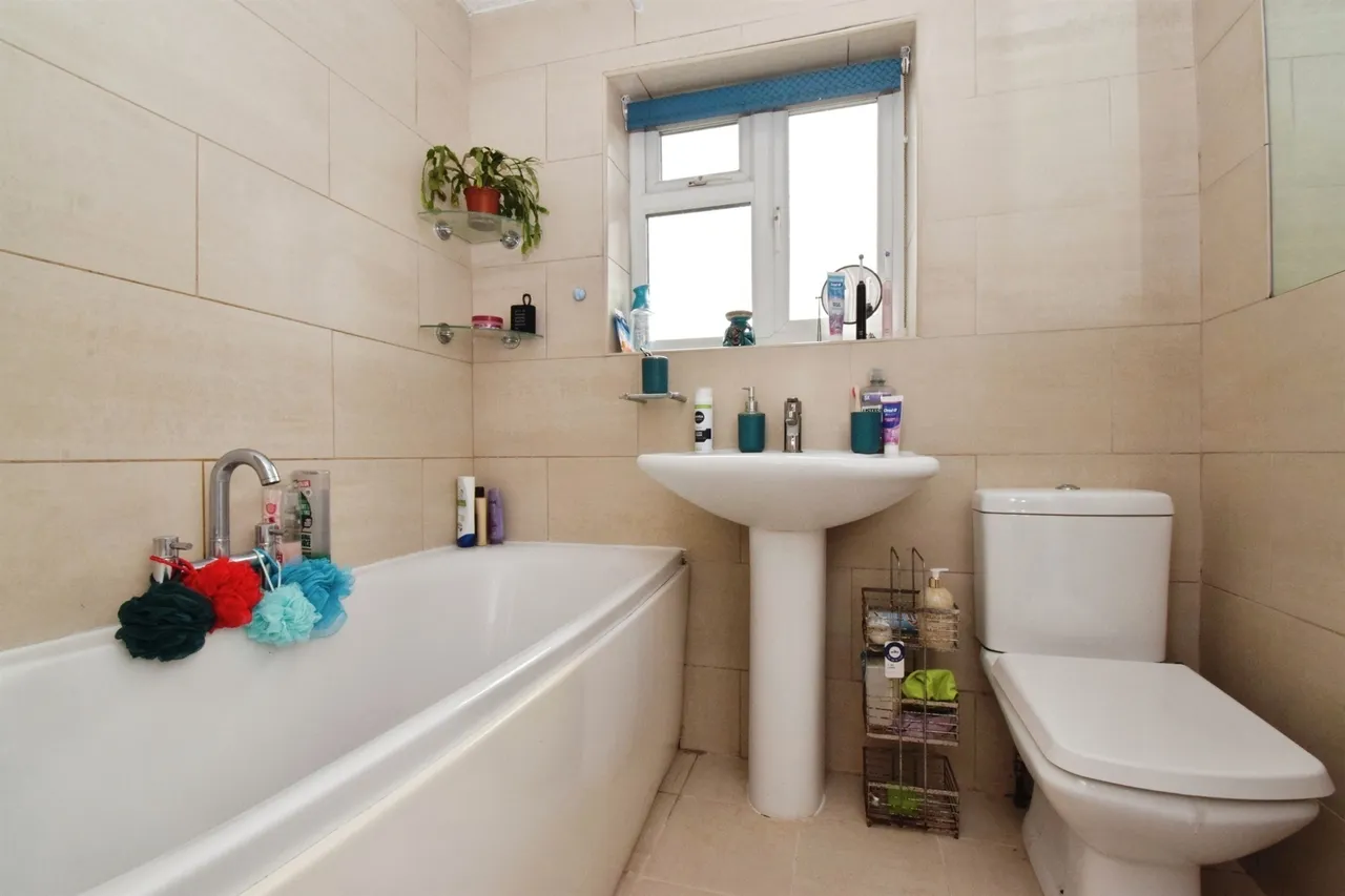 Well Spring Hill, Wigston, LE18, photo 19