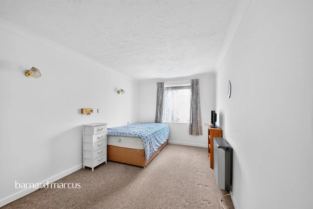Friern Park, London, N12, photo 8