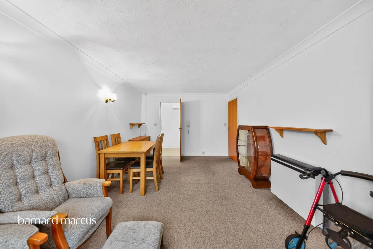 Friern Park, London, N12, photo 9