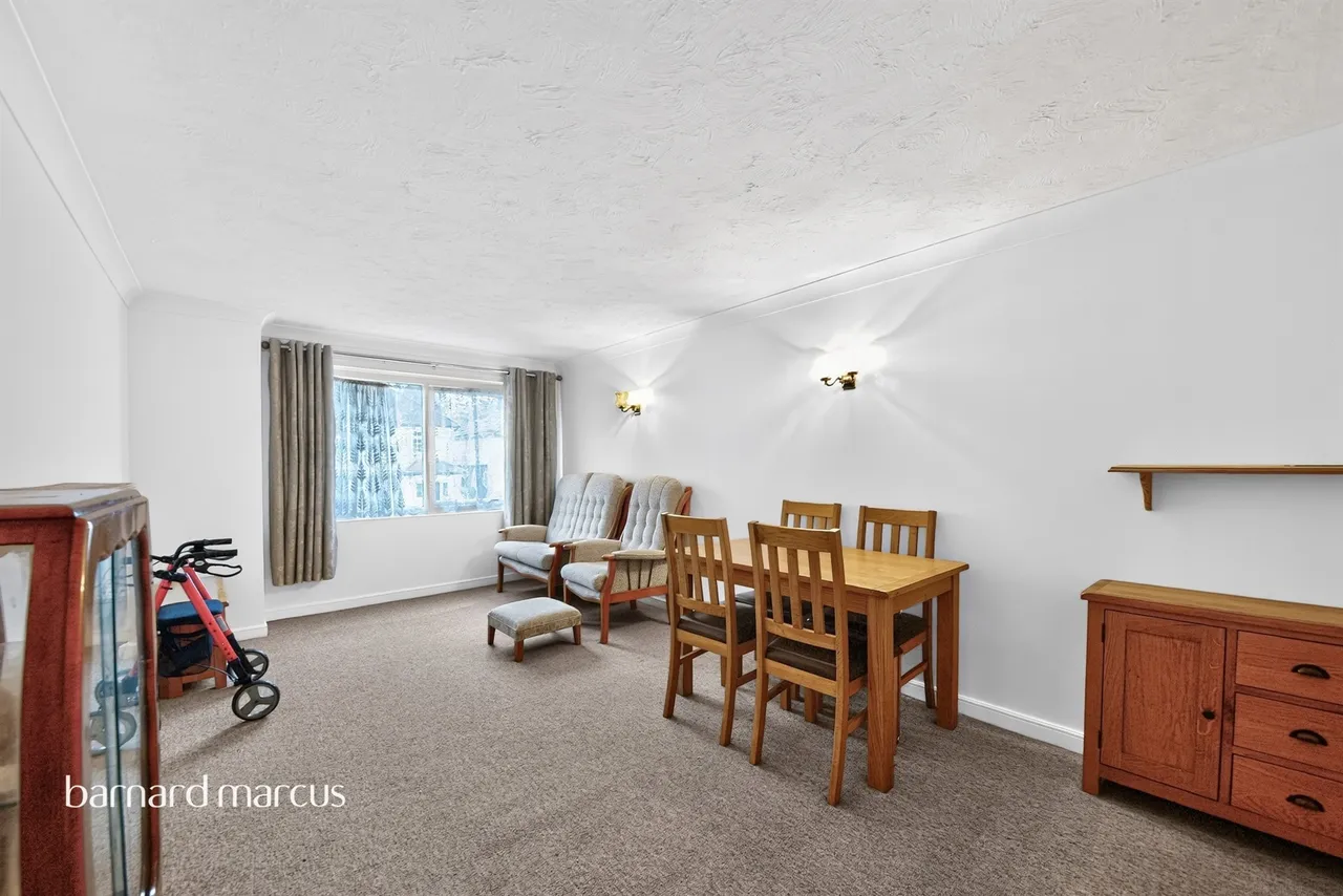 Friern Park, London, N12, photo 10
