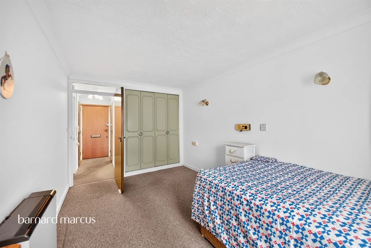 Friern Park, London, N12, photo 6