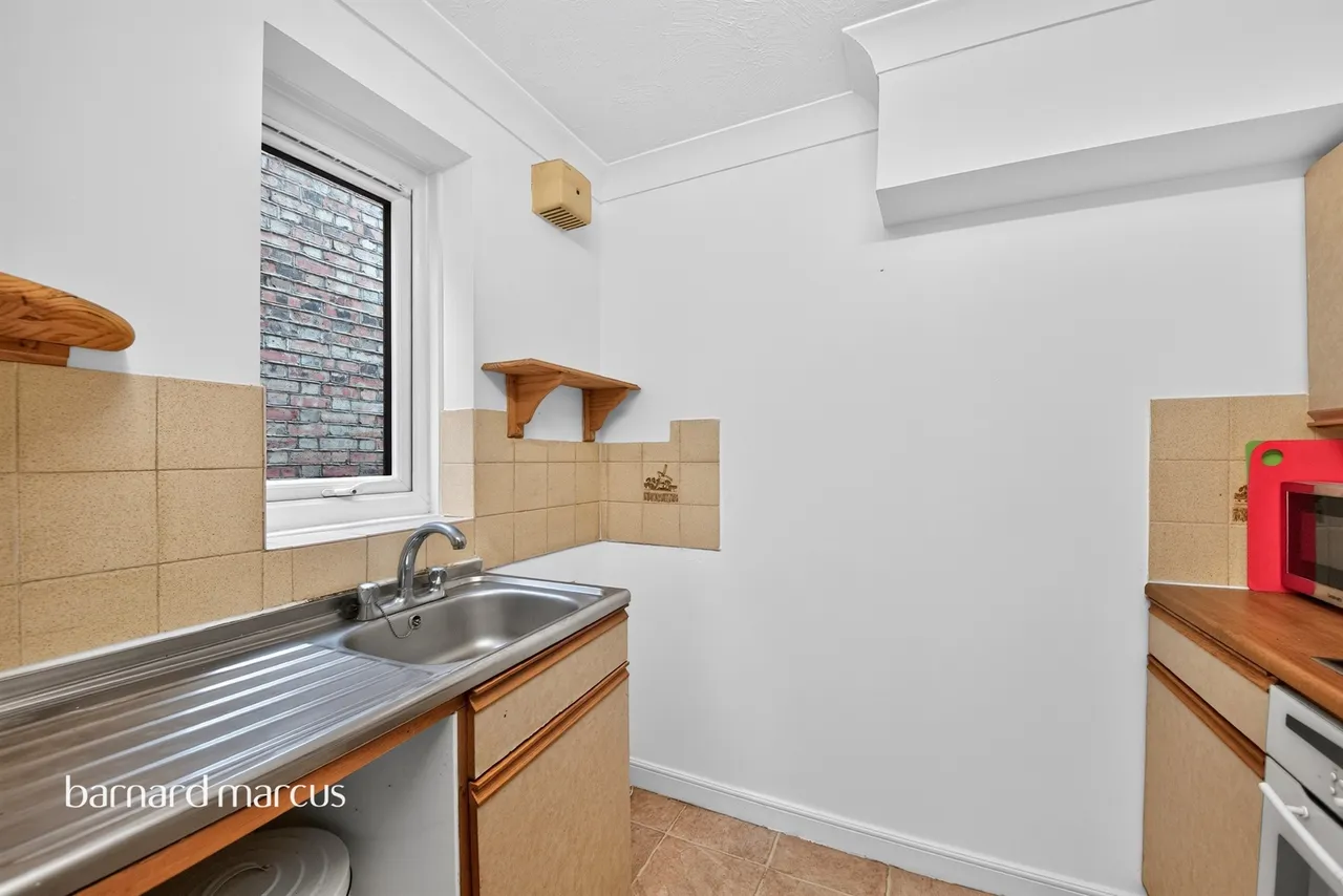 Friern Park, London, N12, photo 11