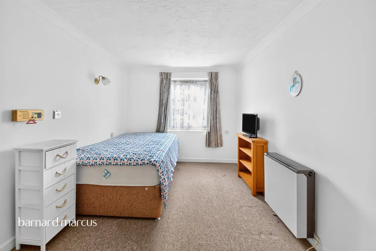 Friern Park, London, N12, photo 4