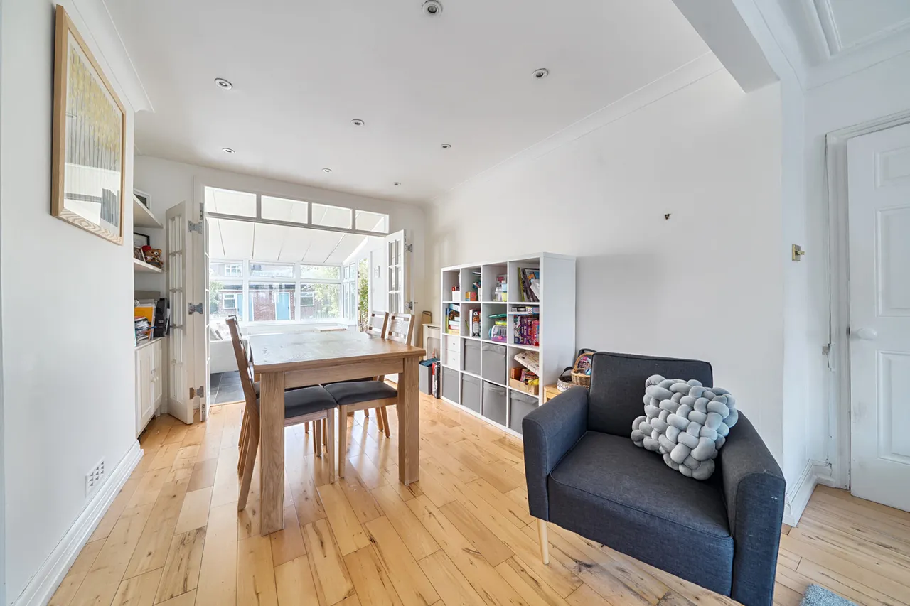 Wood End Avenue, Harrow, HA2, photo 3