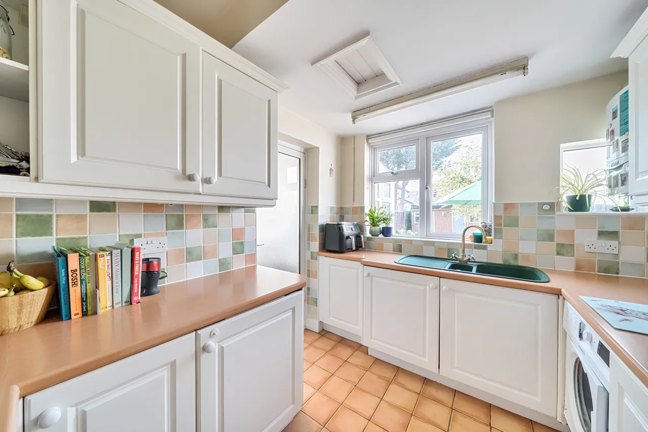 Wood End Avenue, Harrow, HA2, photo 19