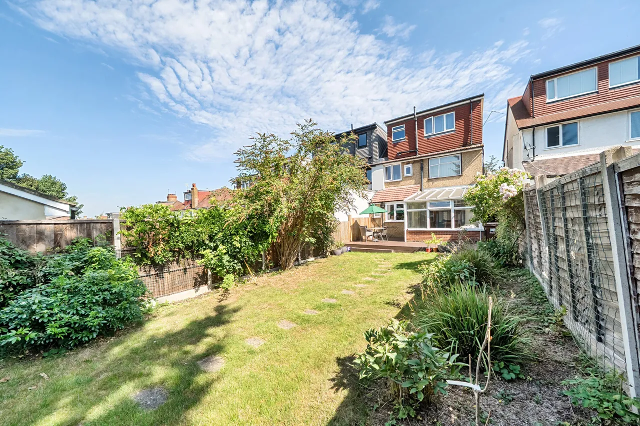 Wood End Avenue, Harrow, HA2, photo 11
