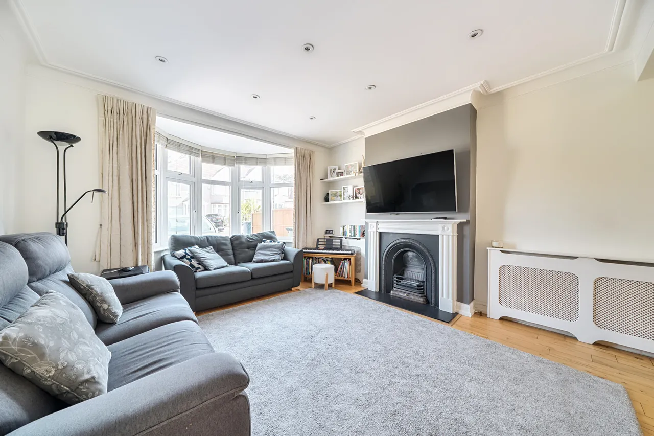 Wood End Avenue, Harrow, HA2, photo 2