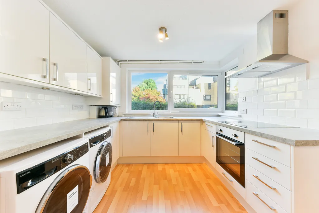 Ericcson Close, London, SW18, photo 2