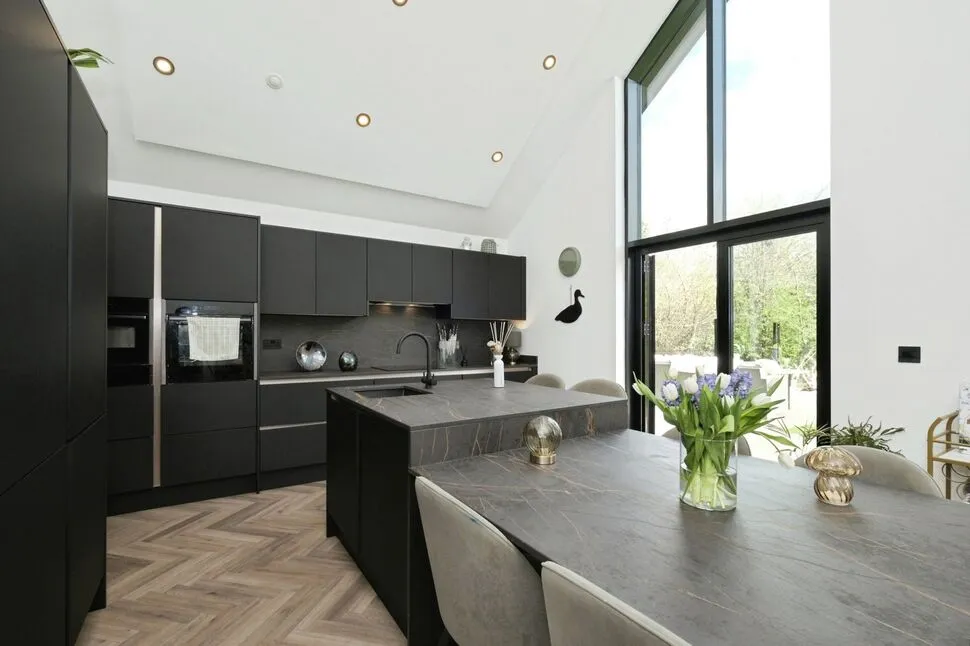 Off the Avenue, Sutton-in-Ashfield, Nottinghamshire, NG17, photo 3