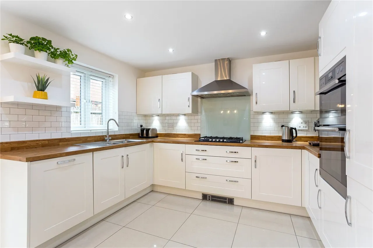 Remembrance Close, Middleton Cheney, ..., photo 3
