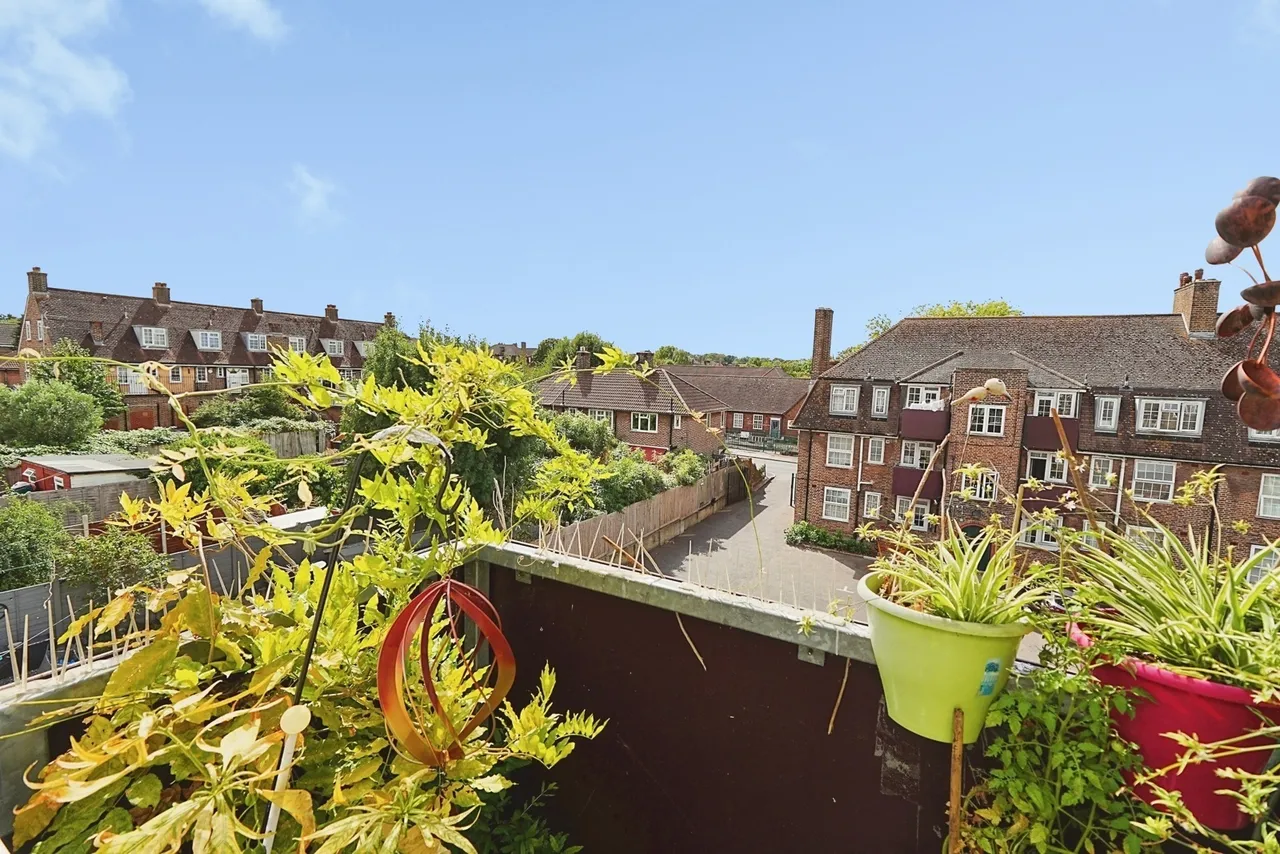 Wingrove Road, London, SE6, photo 3