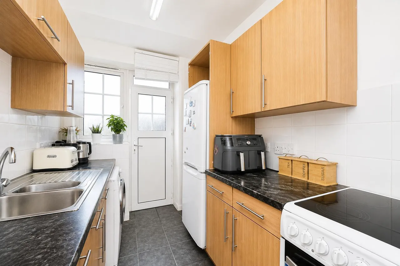 Wingrove Road, London, SE6, photo 4