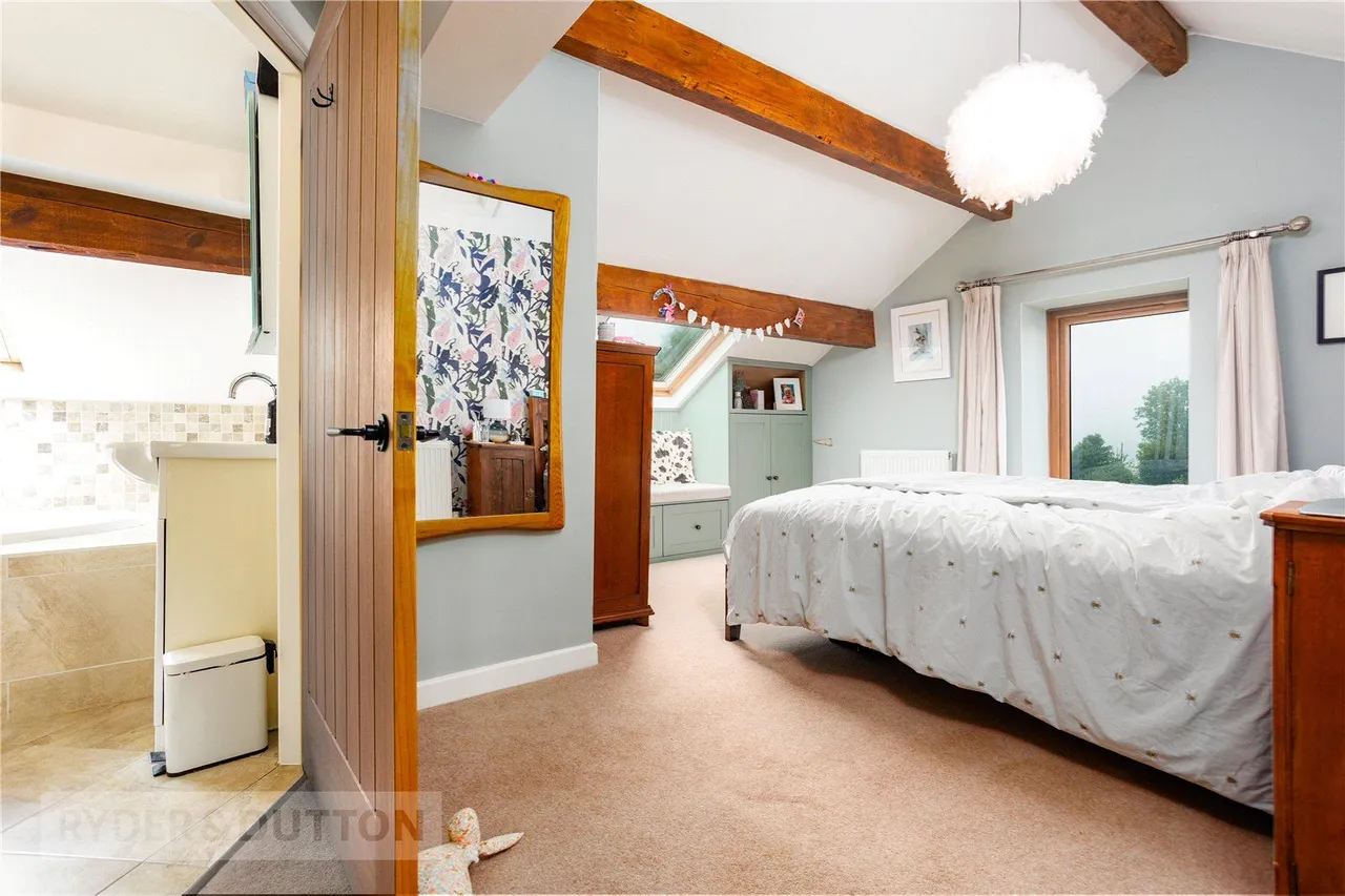 Heights Lane, Delph, OL3, photo 17