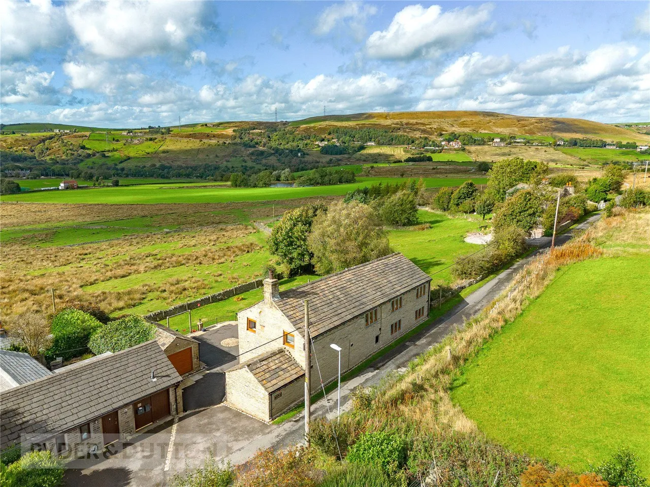 Heights Lane, Delph, OL3, photo 2
