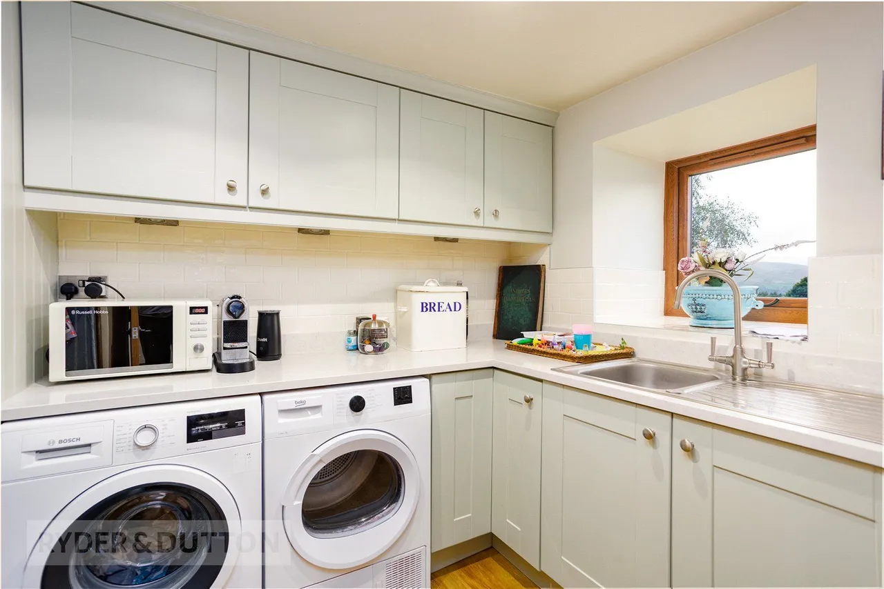 Heights Lane, Delph, OL3, photo 11