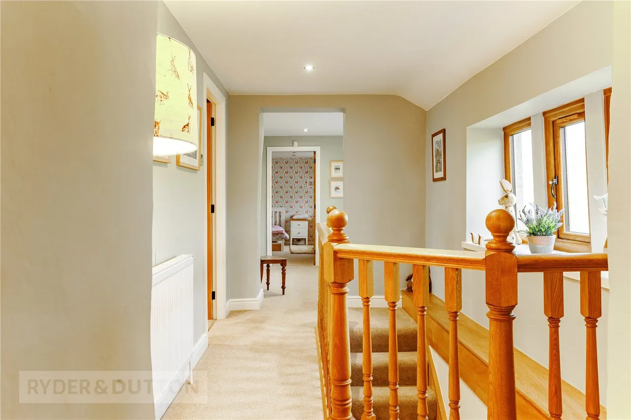 Heights Lane, Delph, OL3, photo 16