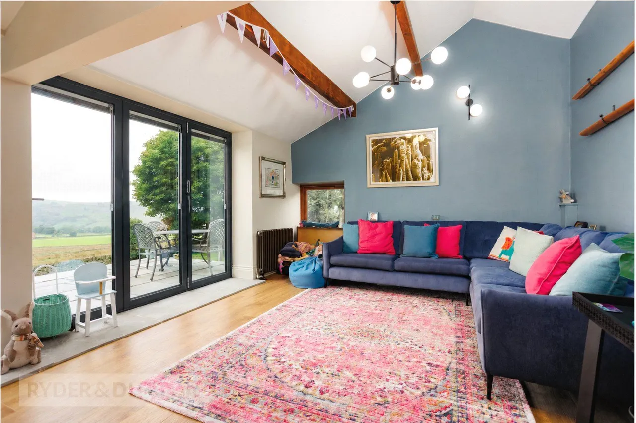 Heights Lane, Delph, OL3, photo 6