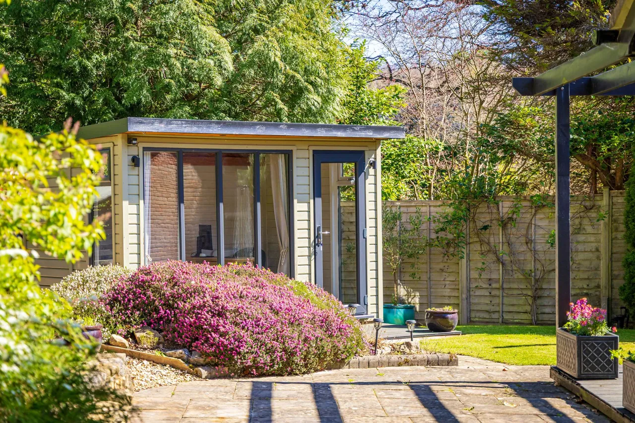 Bunch Lane, Haslemere, GU27, photo 3